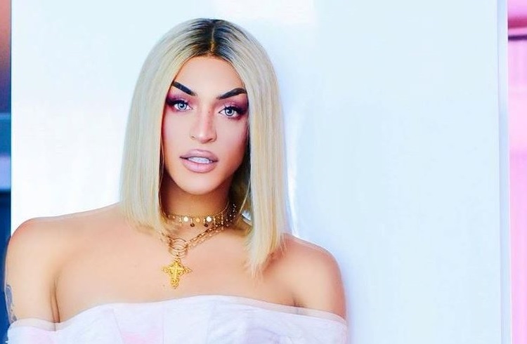 Pabllo Vittar ganha boneca colecionável em linha internacional