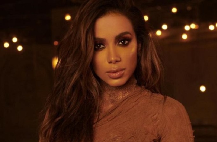 “Estudei para chegar onde estou agora”, diz Anitta