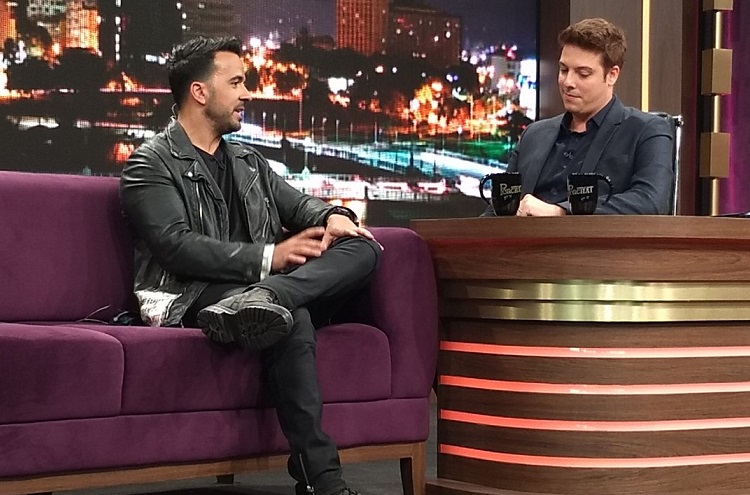 Luis Fonsi do hit 'Despacito' tem ataque de estrelismo na Record e irrita Fábio Porchat