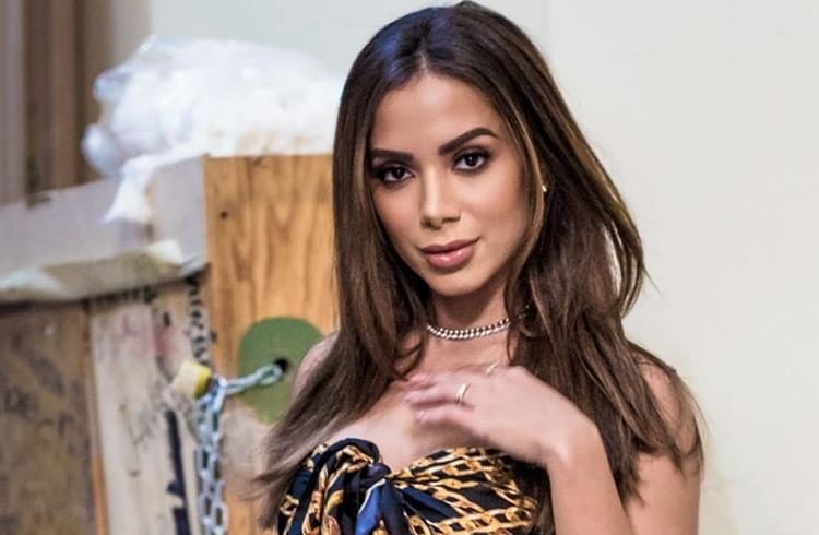 Anitta revela que pensa em parar de cantar aos 40 anos