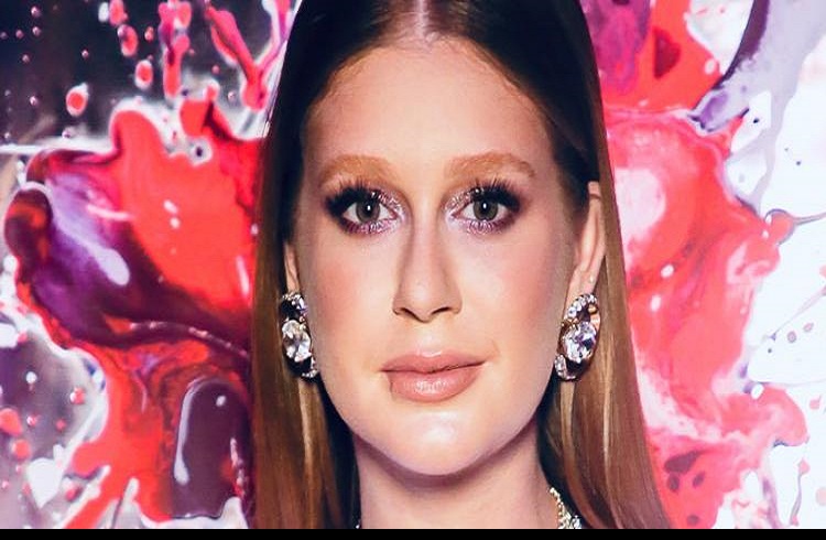 Marina Ruy Barbosa nega ter feito botox: 'Estou com herpes'